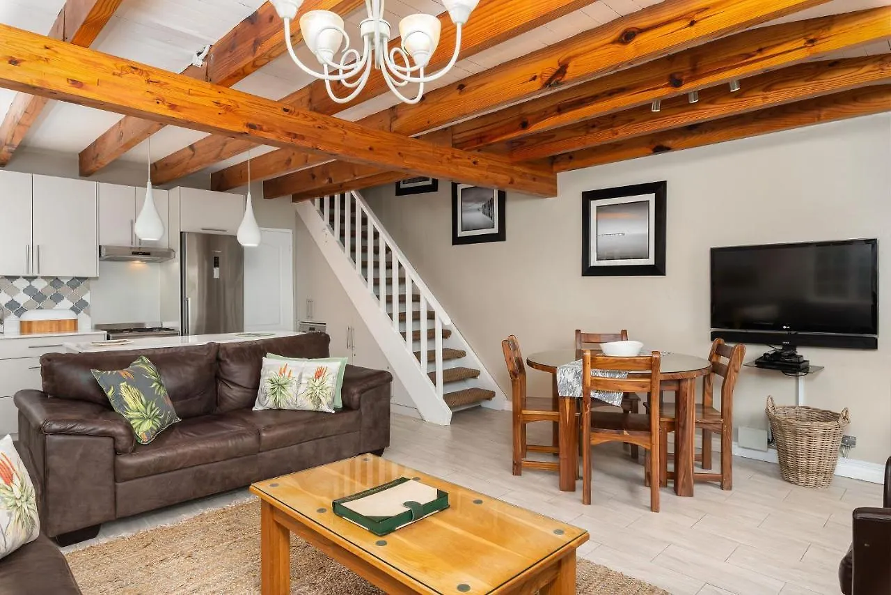 Chalet Houtkapperspoort Country Cottages Le Cap